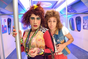 Valéria e Janete se apresentam na feijoada da Grande Rio