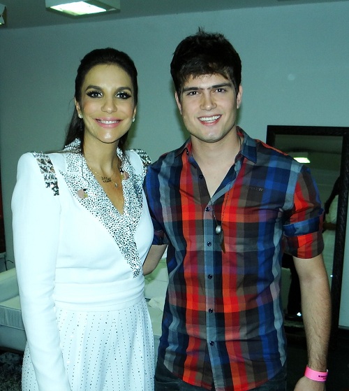 Cantor sertanejo Gui Ferreira conhece Ivete Sangalo nos bastidores da Festa Todo Mundo Vai