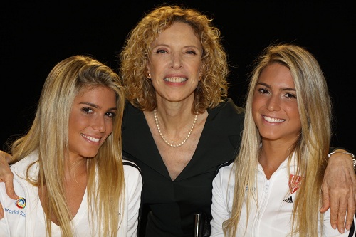 Marília Gabriela recebe Bia e Branca Feres, as gêmeas do nado sincronizado