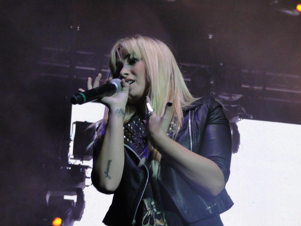 Demi Lovato no palco no Z Festival 2012. (Créditos: Ronaldo Cooper XYZ LIVE)