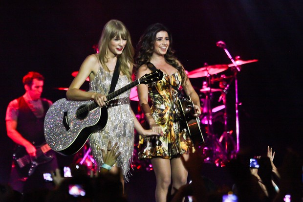Taylor Swift e Paula Fernandes no Rio (Foto: Manuela Scarpa/ Foto Rio News)
