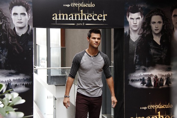 Taylor Lautner Foto: Isac Luz / EGO