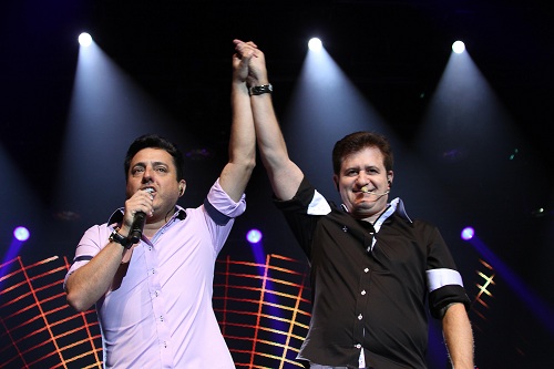 Bruno & Marrone apresentam a turnê Pela Porta da Frente no próximo dia 30 de novembro em São Paulo