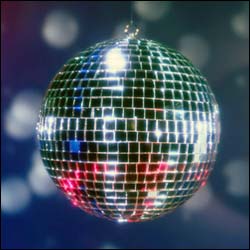 #PuroGLAMOUR: Os Embalos de Sábado à noite chega em Noite Especial anos 70, 80 e 90 no Louis Lounge em São Paulo