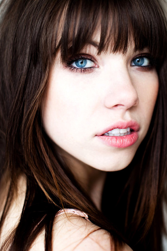 carly-rae-jepsen-call-me-maybe-lyrics-embed-3