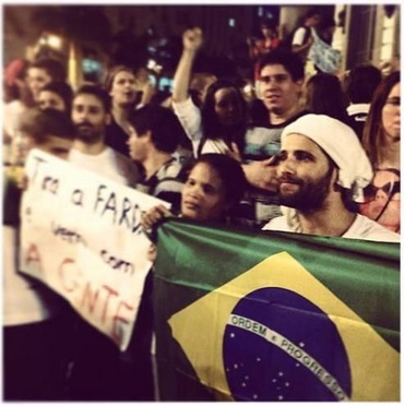 Famosos apoiam protestos pelo Brasil Bruno Gagliasso