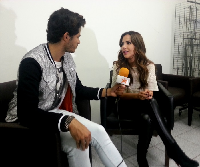 Will Alexandrino Repórter do PORTAL FAMA entrevistando a cantora.