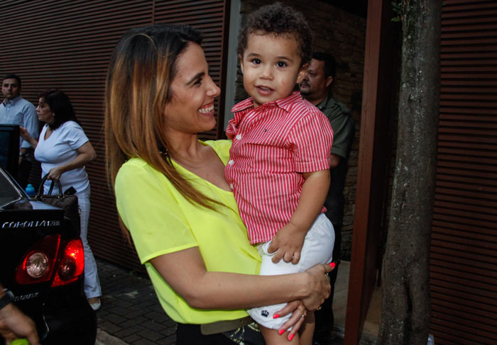 #Festa: Wanessa leva José Marcus ao aniversário da filha de Ronaldo e Bia Antony