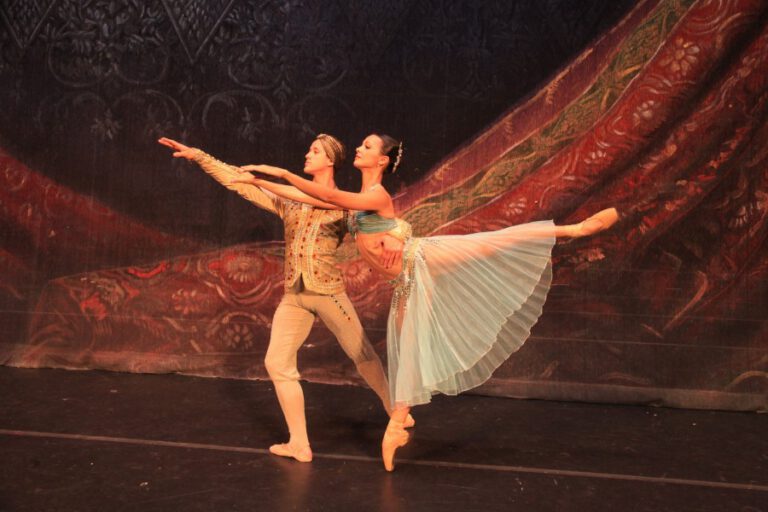 La Bayadère estreia no Theatro Municipal do Rio