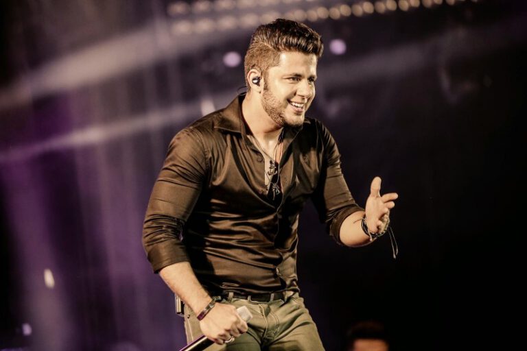 Canal Vevo lança projeto "Go Shows" com Cristiano Araújo