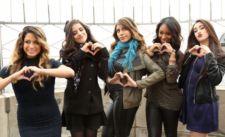 Fãs de Fifth Harmony acampam em São Paulo
