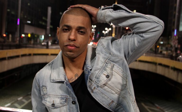 Gregory lança novo clipe "Tempos de Paz"