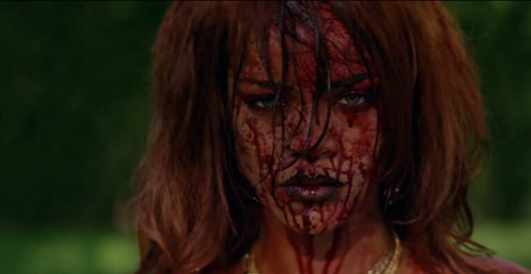 Rihanna vira “Torturadora Sanguinária” no clipe Bitch Better Have My Money