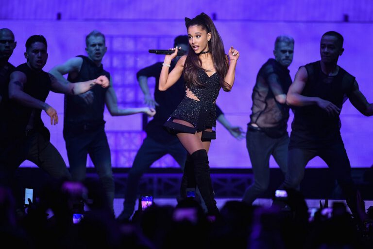 Pela primeira vez Ariana Grande se apresenta no Brasil em Outubro