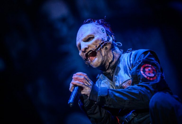 Com efeitos Pirotenicos, Som Pesado e Chuva o Slipknot se apresenta em SP