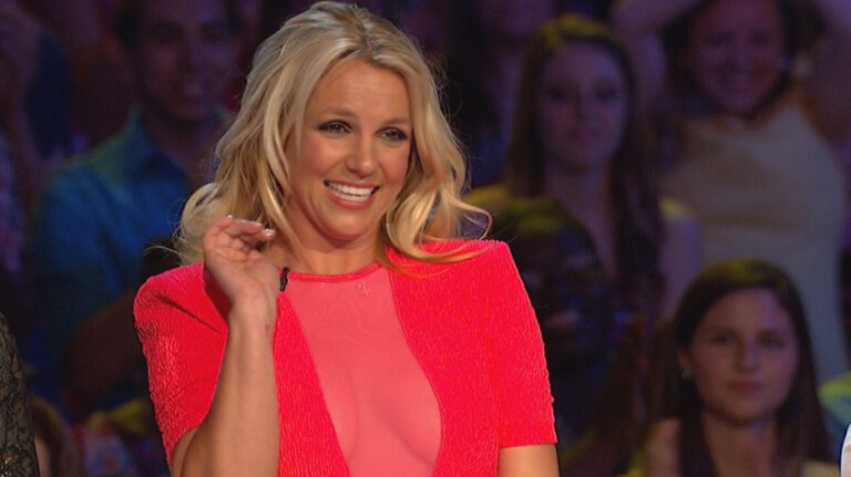 OMG! PARA TUDO!!! Britney Spears canta AO VIVO cover em Las Vegas