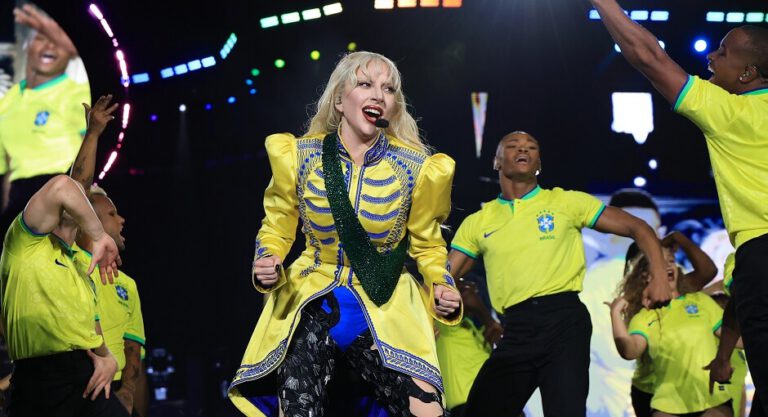 Todo Mundo no Rio: Lady Gaga atrai mais de 2.1 Milhões de Pessoas para Praia de Copacabana!